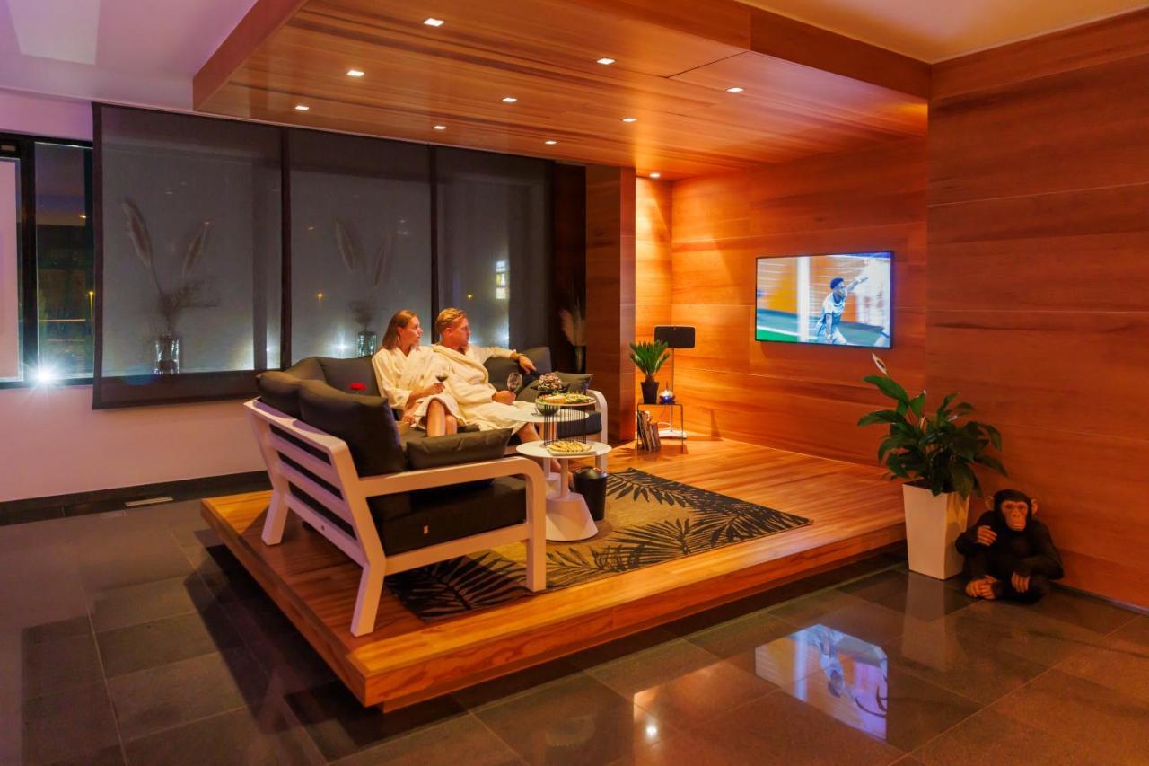 Wellness Dome Penthouse Suite 케르크라데 외부 사진